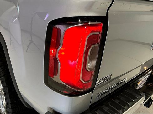 Used 2018 GMC Sierra 1500 Denali w/ Denali Ultimate Package AWD/4WD image 22