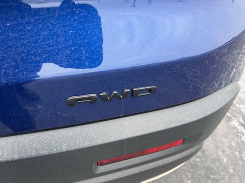 Certified 2023 GMC Acadia SLE w/ Driver Convenience Package image 6