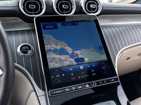 Used 2025 Mercedes-Benz GLC 350e 4MATIC image 36