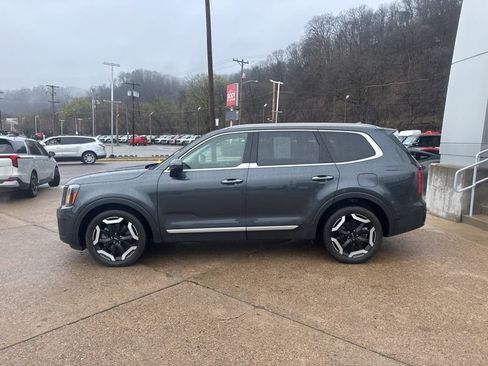 Used 2024 Kia Telluride S w/ S Sunroof Package image 4