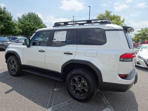 Used 2024 Lexus GX 550 AWD/4WD image 6