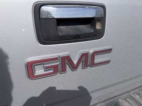 Used 2018 GMC Canyon SLE image 24