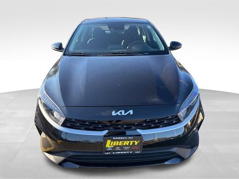 Used 2023 Kia Forte LXS w/ LXS Technology Package image 2