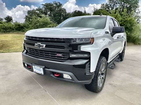 Used 2019 Chevrolet Silverado 1500 LT Trail Boss AWD/4WD image 2