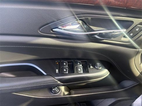 Used 2015 Cadillac SRX Luxury w/ Trailering Package image 19