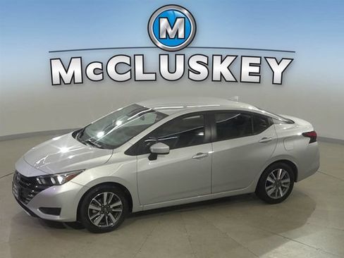 Used 2024 Nissan Versa SV FWD image 1