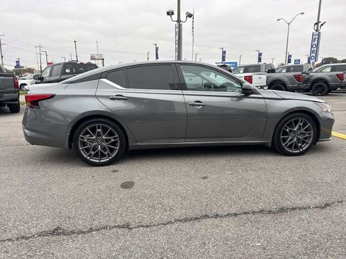 Used 2023 Nissan Altima 2.0 SR image 4