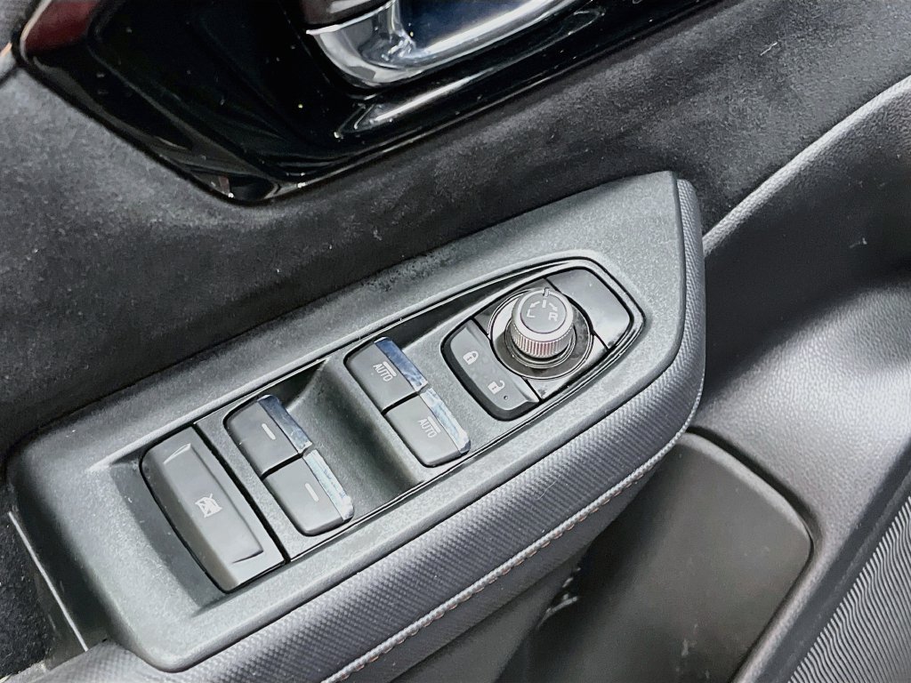 Used 2025 Subaru Forester Touring w/ Popular Package - Touring AWD/4WD image 18