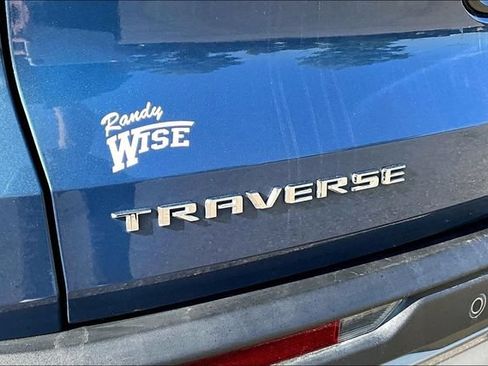Used 2024 Chevrolet Traverse LT w/ Trailering Package FWD image 8