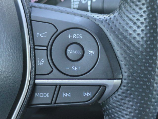 Used 2022 Toyota Camry XLE FWD image 24