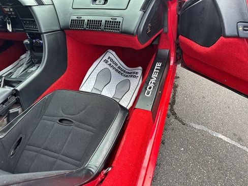 Used 1992 Chevrolet Corvette Coupe RWD image 14