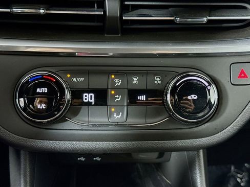 Used 2024 Buick Envista Preferred w/ Convenience II Package image 15