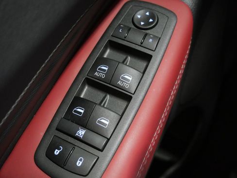 Used 2022 Dodge Durango R/T w/ Tow 'N Go Package AWD/4WD image 14