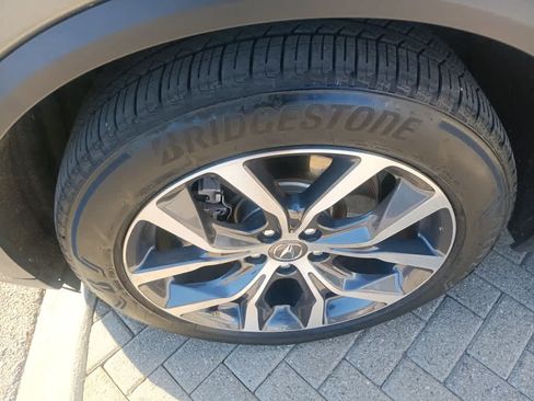 Used 2023 Acura MDX SH-AWD w/ Technology Package image 9