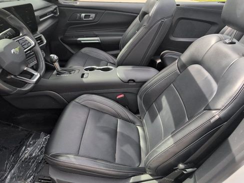 Used 2025 Ford Mustang Premium RWD image 24