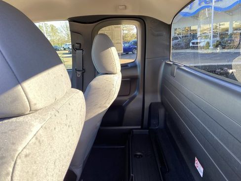 Used 2019 Toyota Tacoma SR image 16