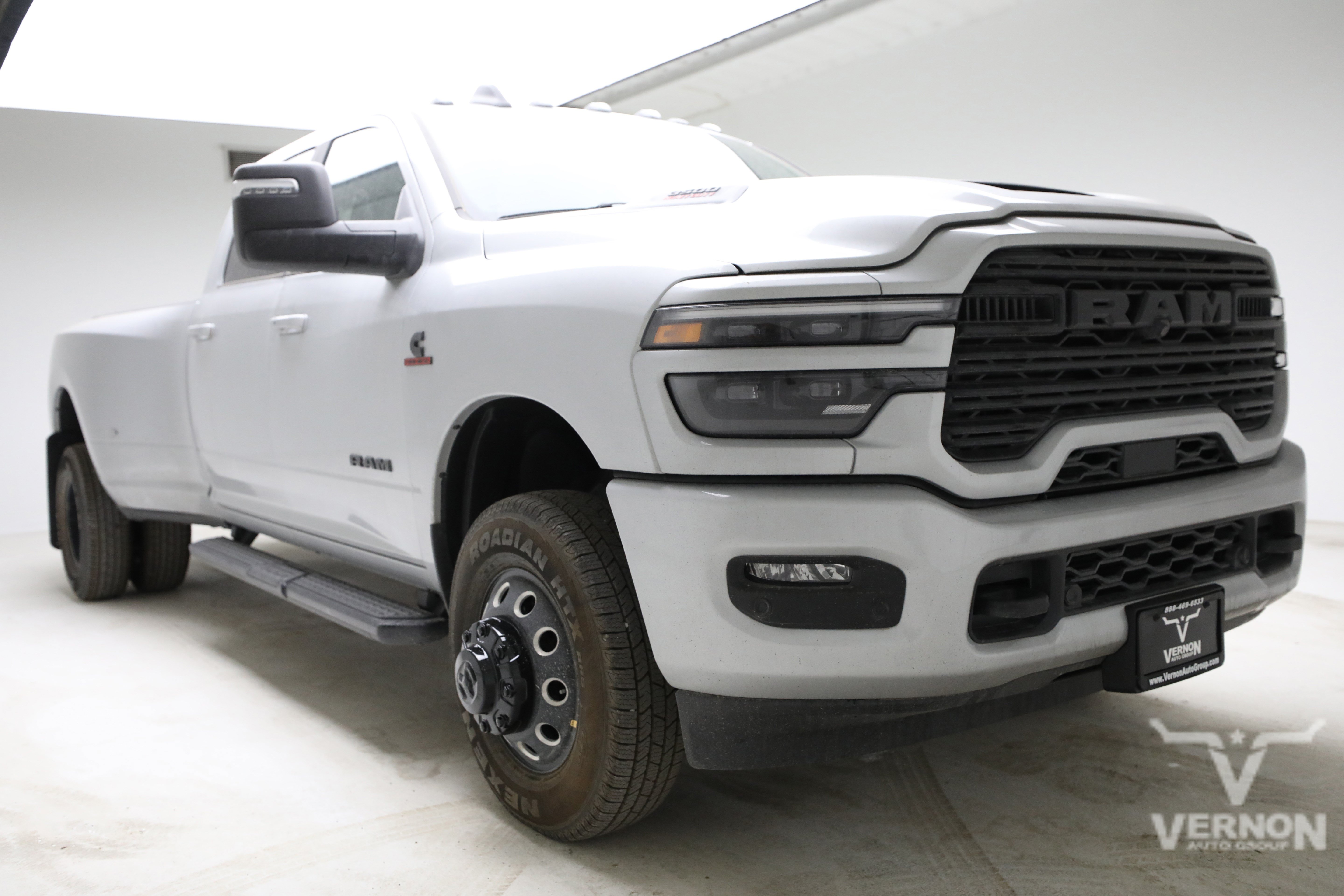 New 2026 RAM 3500 Laramie AWD/4WD image 7