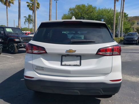 Used 2022 Chevrolet Equinox LS image 6