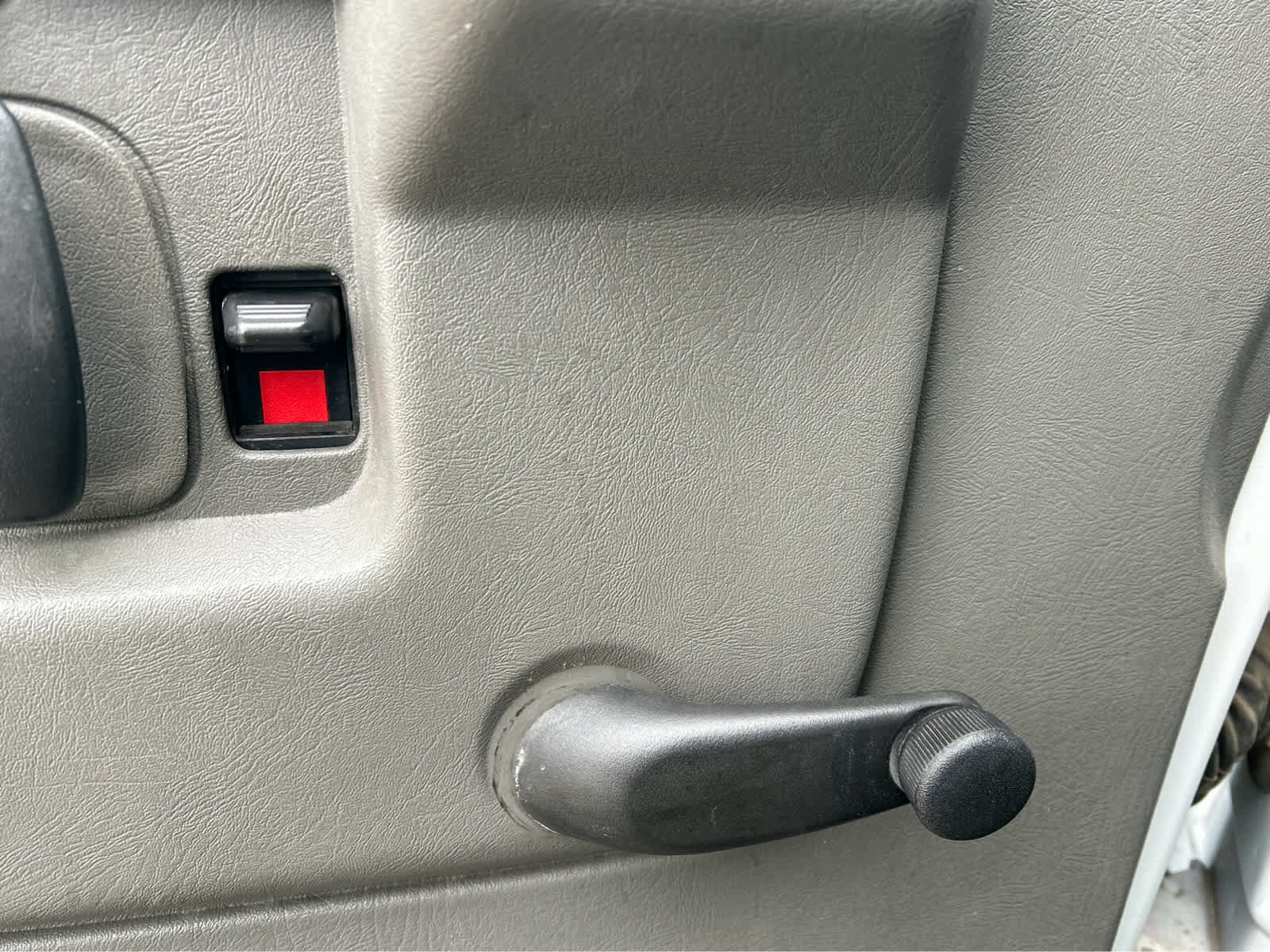 Used 2015 GMC Savana 3500 RWD image 9