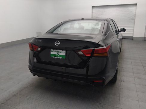 Used 2025 Nissan Altima 2.5 SV FWD image 7