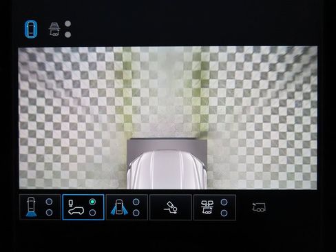 Used 2025 GMC Yukon Denali image 19