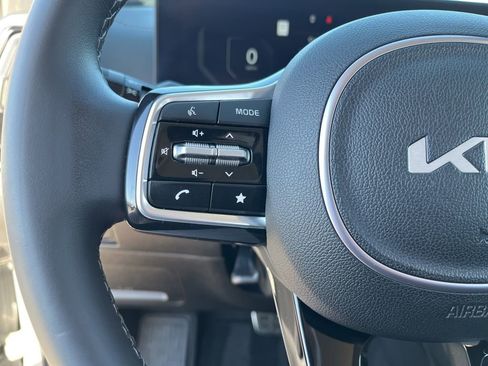 Used 2025 Kia Sorento SX image 20