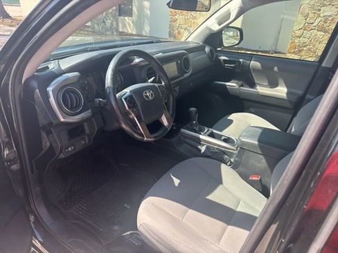 Used 2019 Toyota Tacoma SR5 image 5