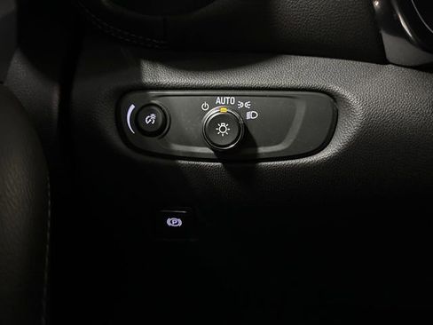 Used 2021 Chevrolet Blazer LT FWD image 18