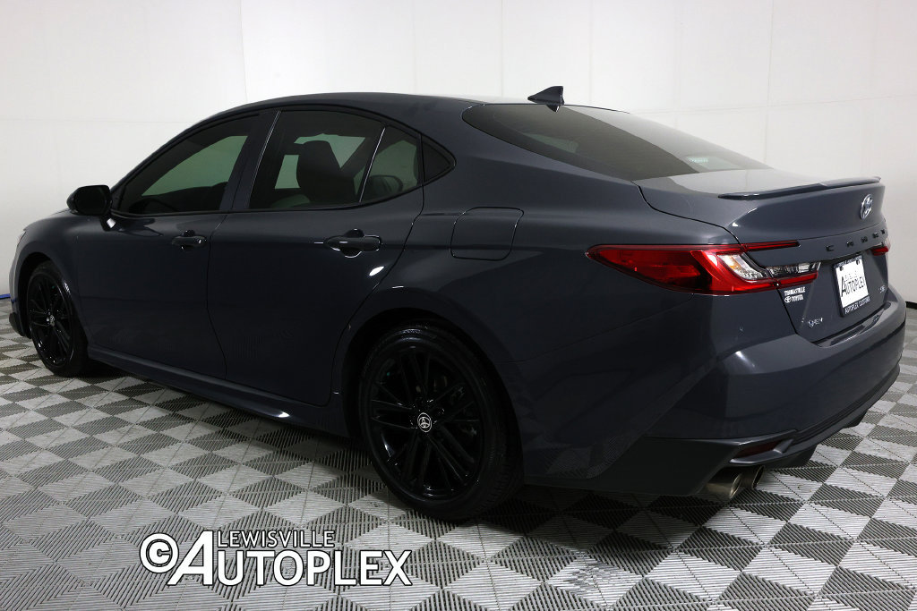 Used 2025 Toyota Camry SE FWD image 6
