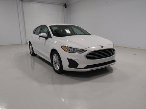 Used 2020 Ford Fusion SE FWD image 13