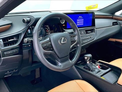 Used 2025 Lexus ES 300h w/ Premium Package image 14