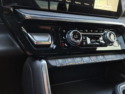 Used 2024 GMC Sierra 2500 Denali w/ Denali Reserve Package image 31