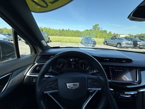 Certified 2020 Cadillac XT6 Premium Luxury FWD image 17