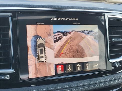 New 2026 Chrysler Pacifica Limited w/ Uconnect Theater Family Group image 58