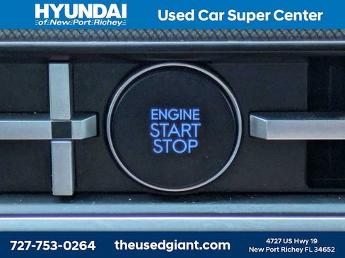Used 2025 Hyundai Santa Fe SEL FWD image 40