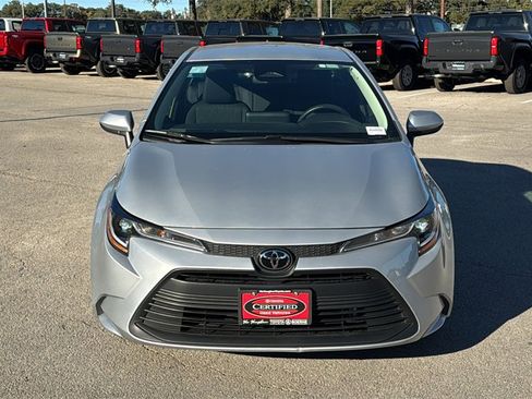 Certified 2025 Toyota Corolla LE image 10