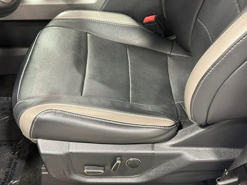 Used 2018 Ford F150 Raptor w/ Equipment Group 802A Luxury AWD/4WD image 19