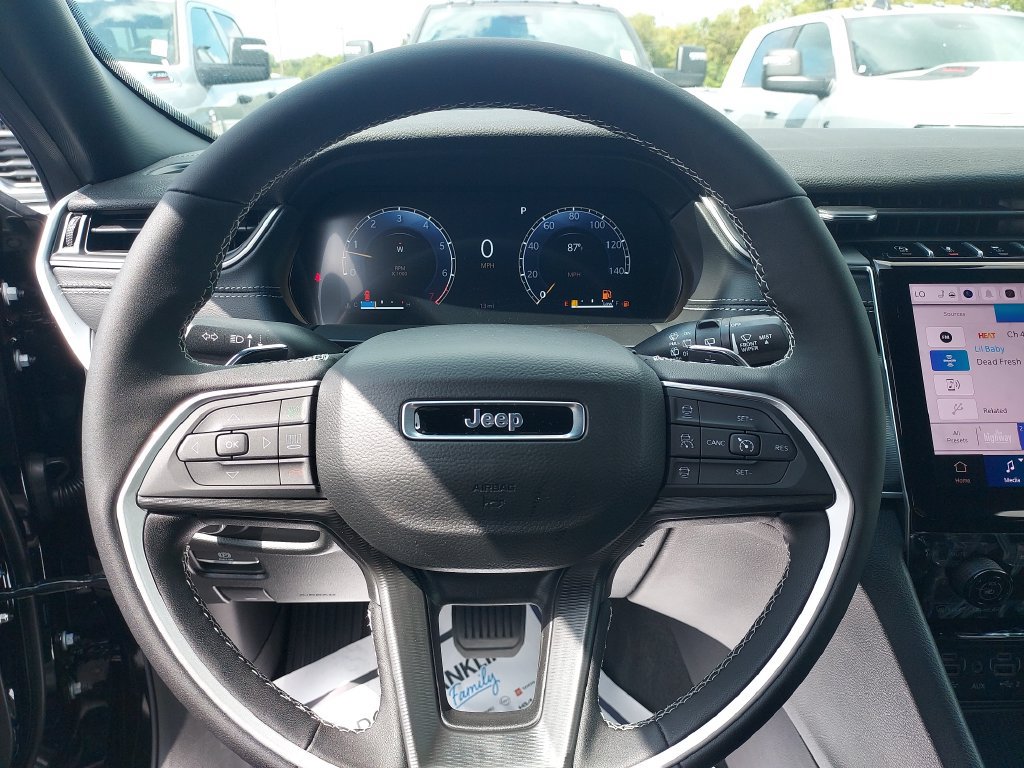 New 2027 Jeep Grand Cherokee Laredo X AWD/4WD image 17