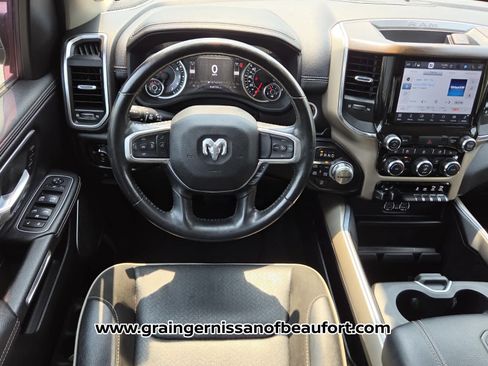 Used 2022 RAM 1500 Laramie AWD/4WD image 5