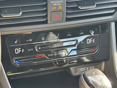 Used 2025 Volkswagen Jetta Sport image 29