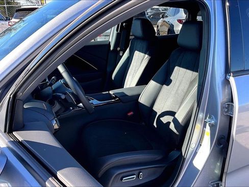 Certified 2025 Acura MDX w/ Technology Package image 35