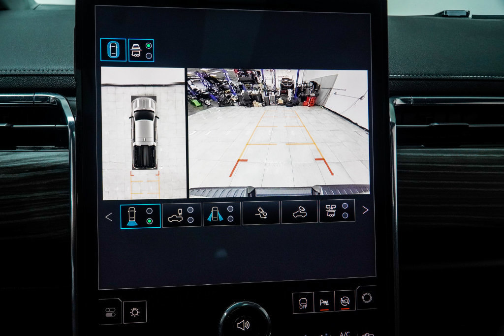 Used 2025 GMC Sierra EV Denali AWD/4WD image 32