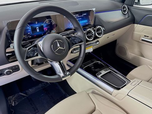 New 2025 Mercedes-Benz GLA 250 image 9