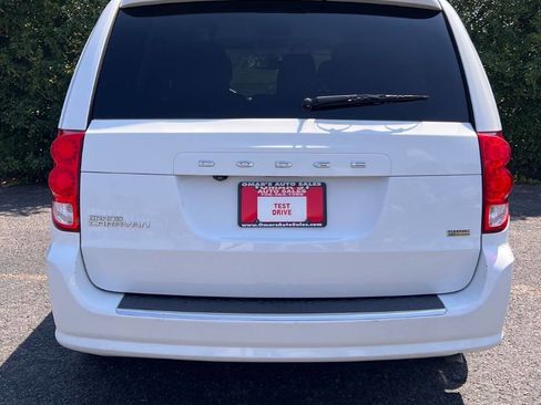 Used 2018 Dodge Grand Caravan SE w/ UConnect Hands-Free Group FWD image 5