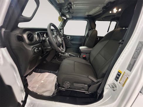 Used 2023 Jeep Wrangler Sport S image 9