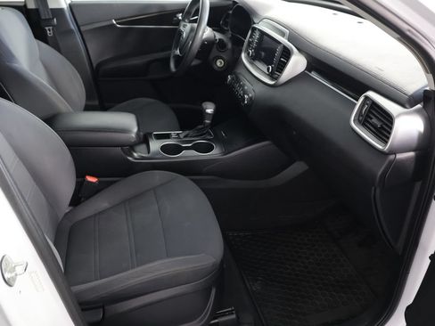 Used 2019 Kia Sorento AWD image 22