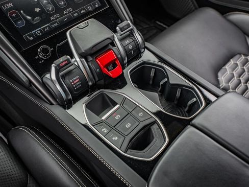 Used 2024 Lamborghini Urus S AWD/4WD image 31