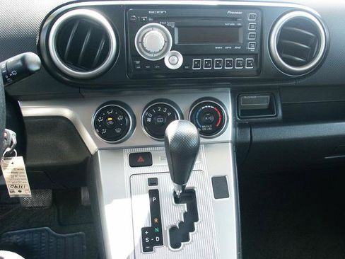 Used 2011 Scion xB image 11