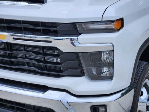 New 2026 Chevrolet Silverado 3500 LT AWD/4WD image 10