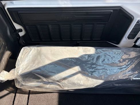 Certified 2025 Jeep Wrangler Willys 4xe image 39